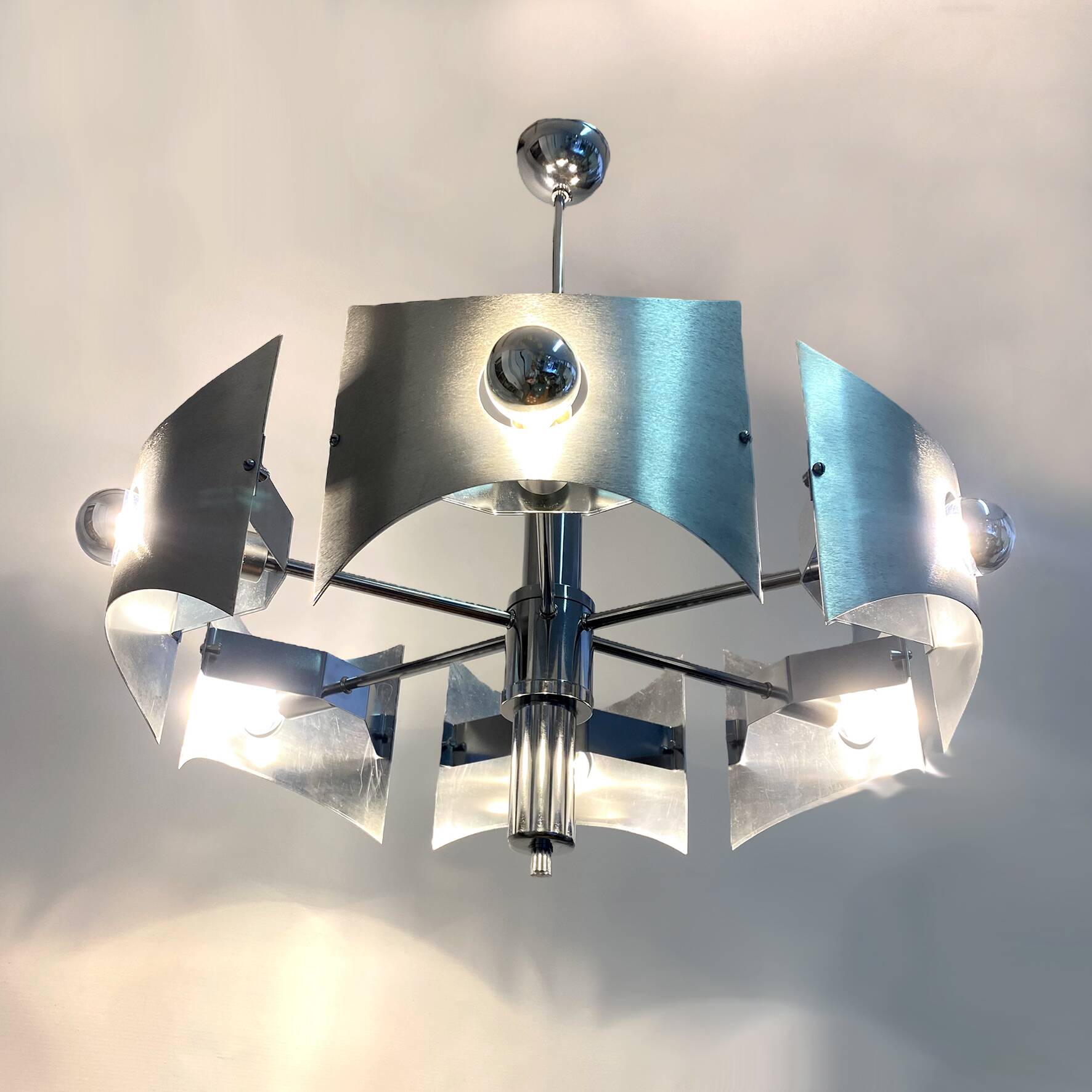 Large Space-Age chandelier from the 60s/70s.