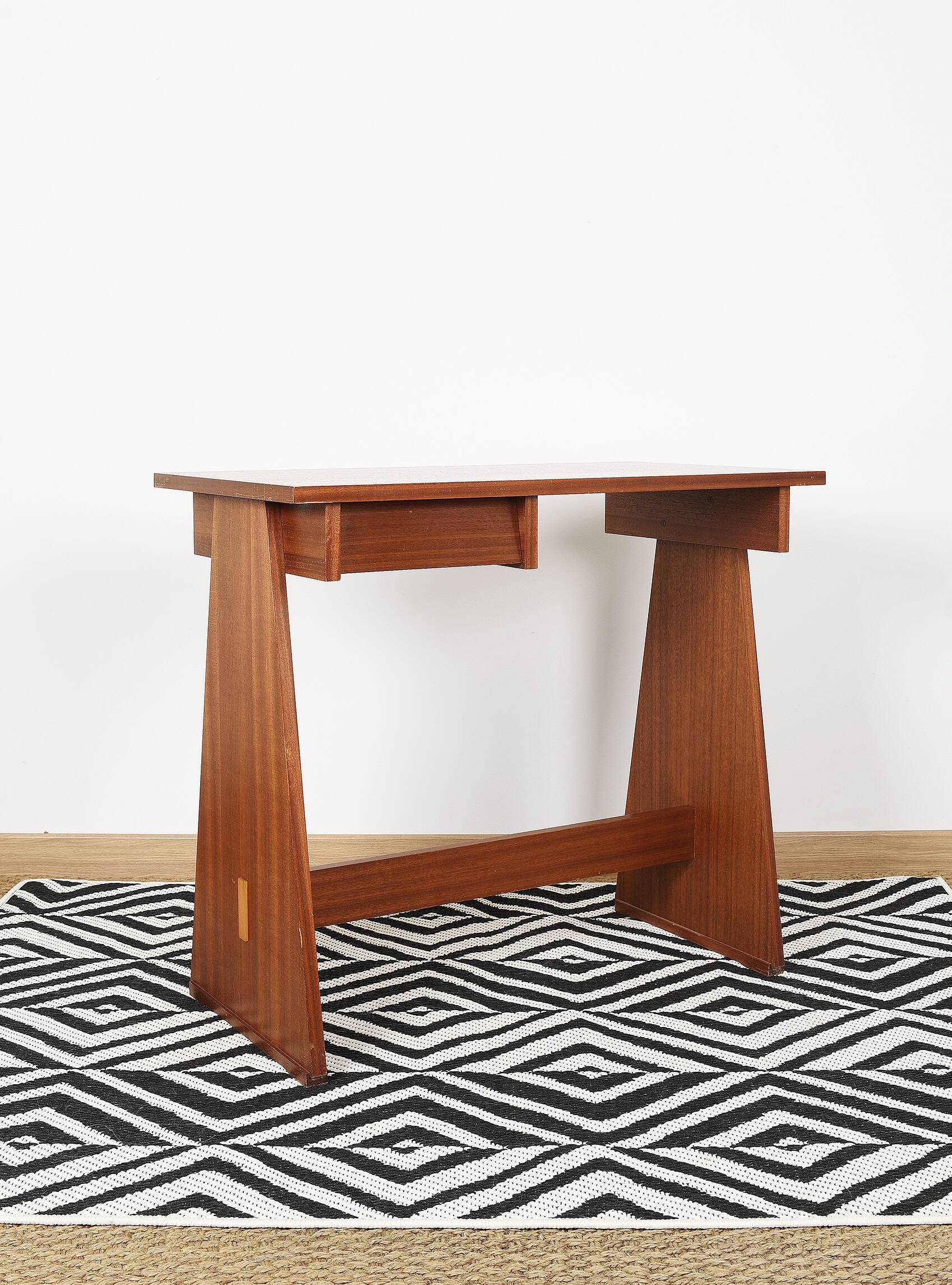 Elegant small teak desk, with drawer, 1960s.