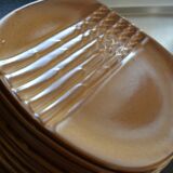 12 flat/asparagus plates from the 70s-80s