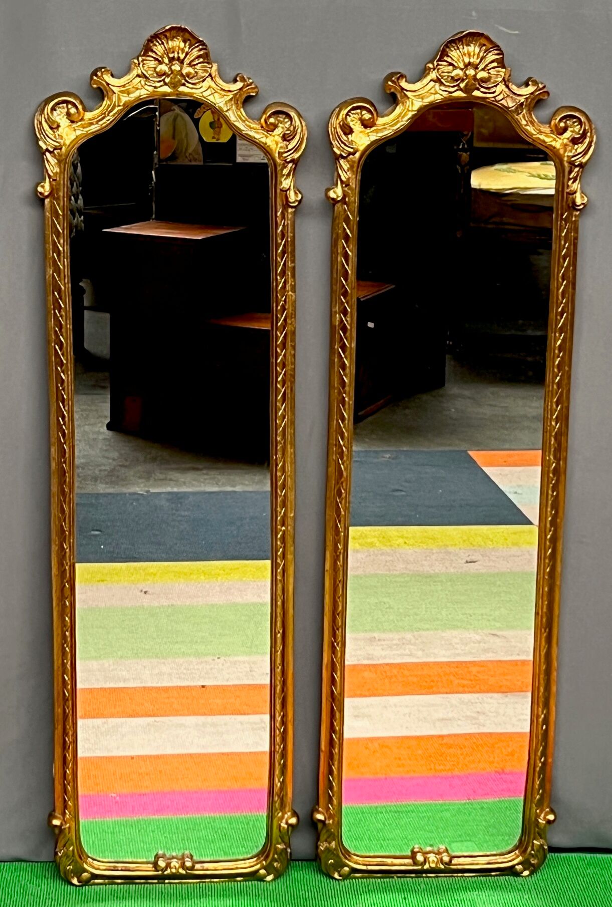 Paire de miroirs dorés, 97x28 cm