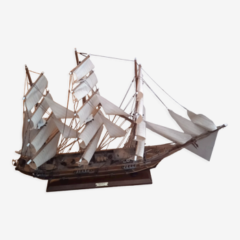 Model boat fragata