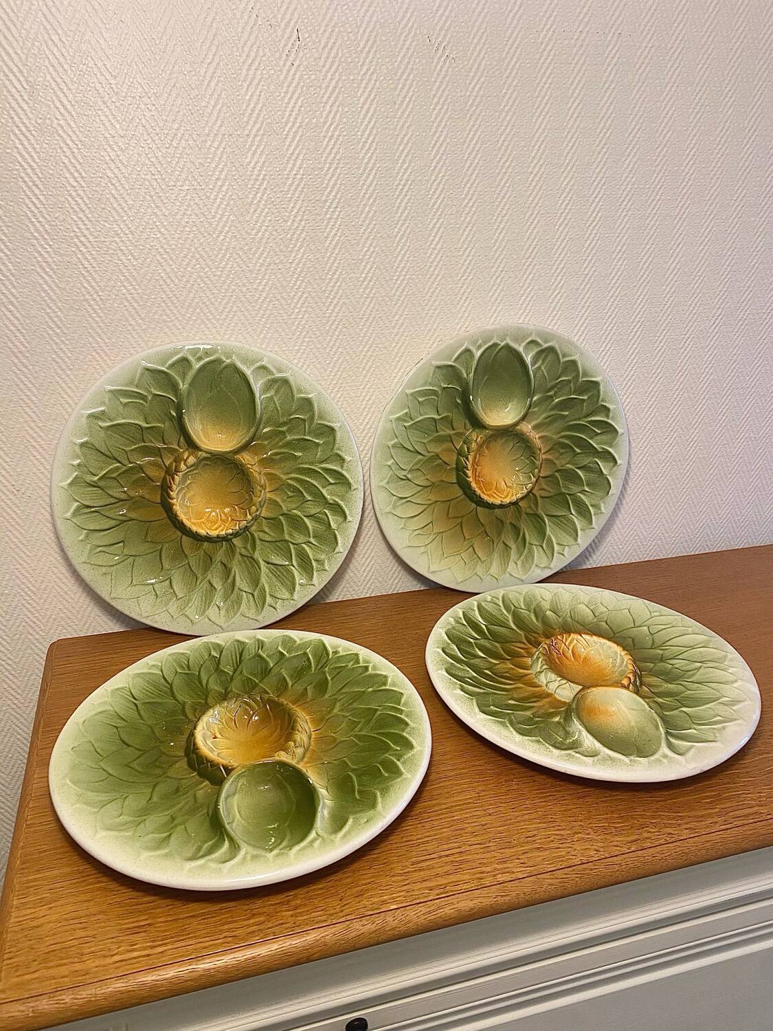 Vintage artichoke plates in majolica