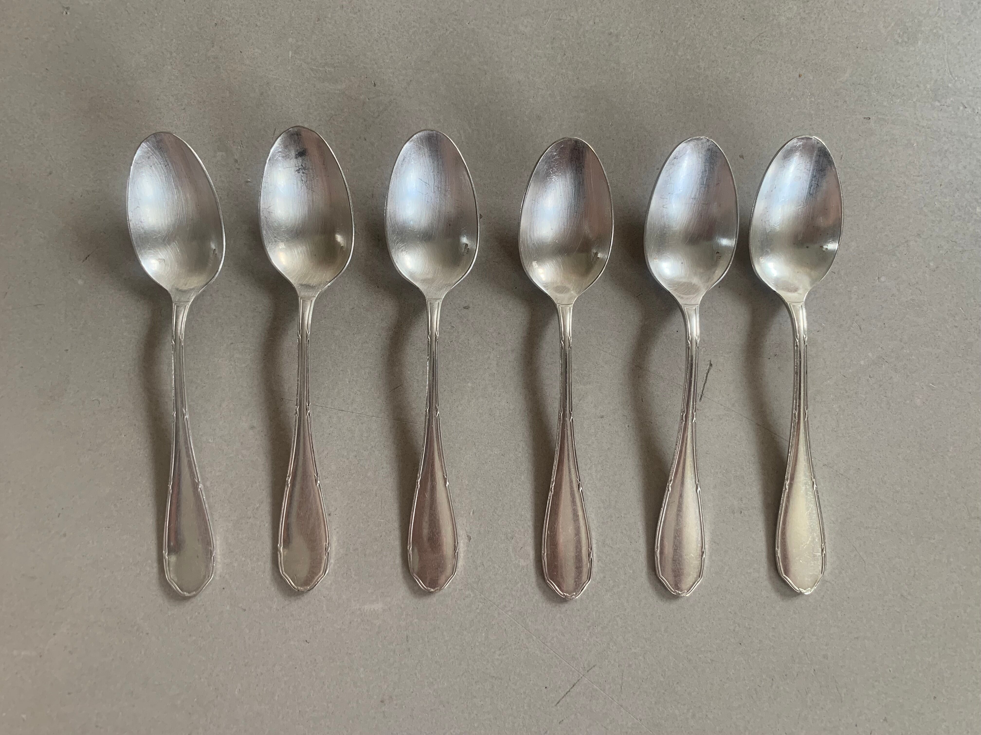 Set of 6 small spoons