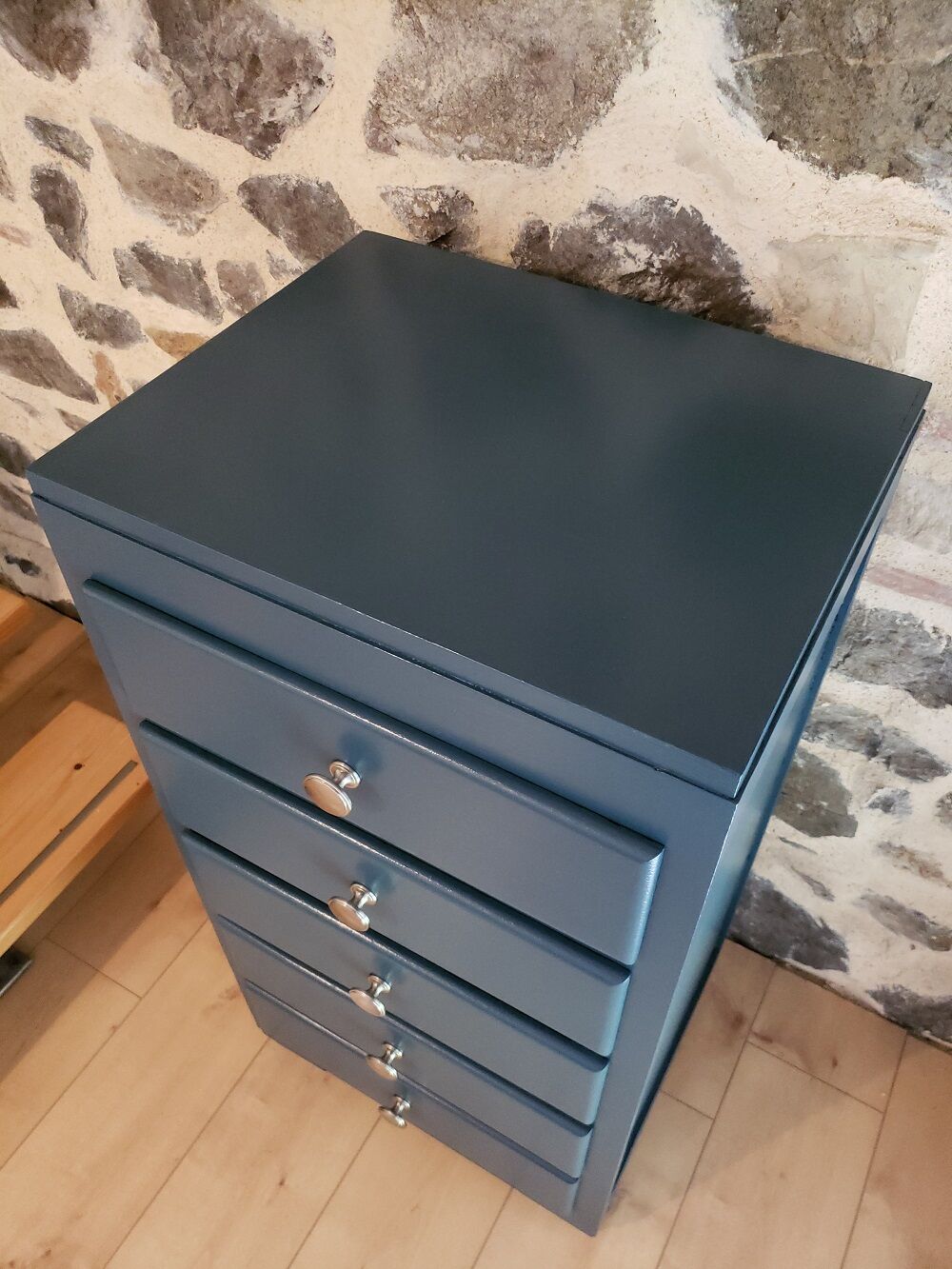 Former dresser