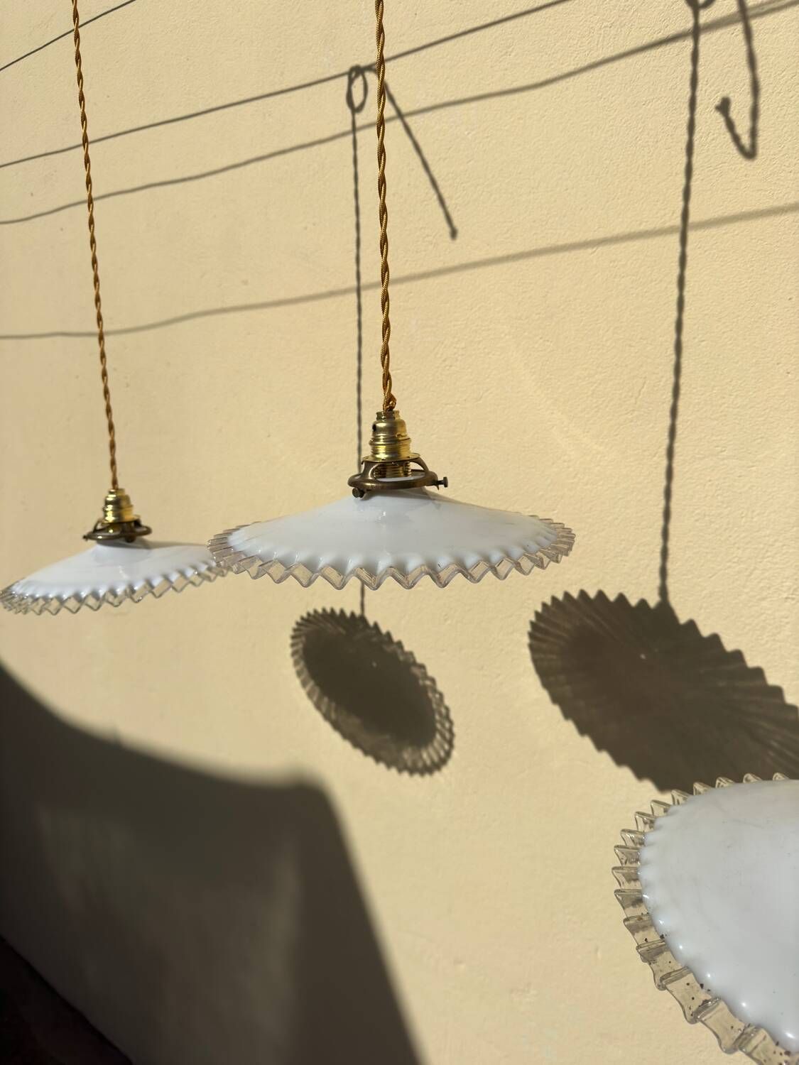 Trio vintage pendant light wavy opaline lampshade golden wires old light