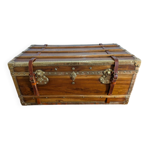 malle de voyage en camphrier,