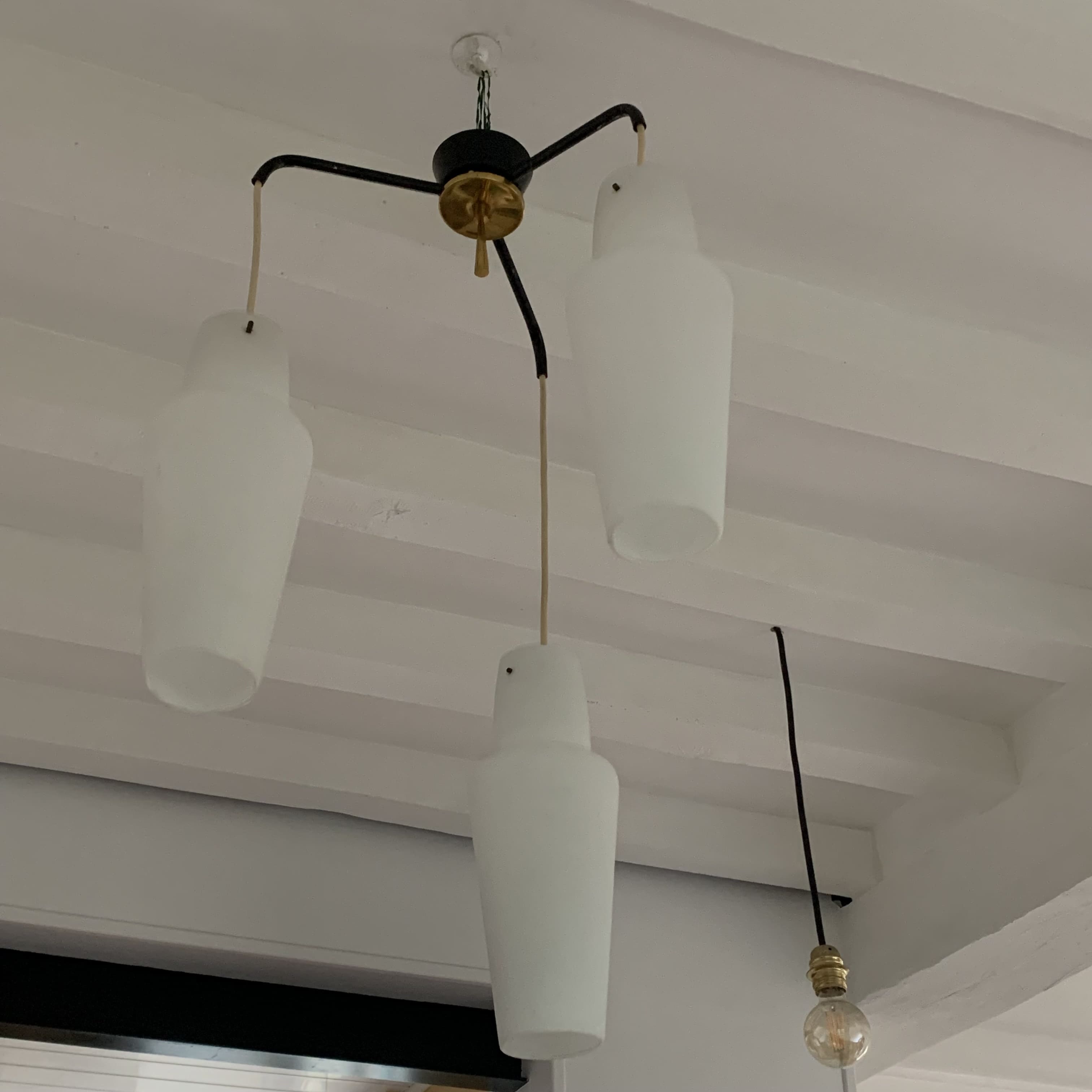 Suspension 3 globes en verre opalin