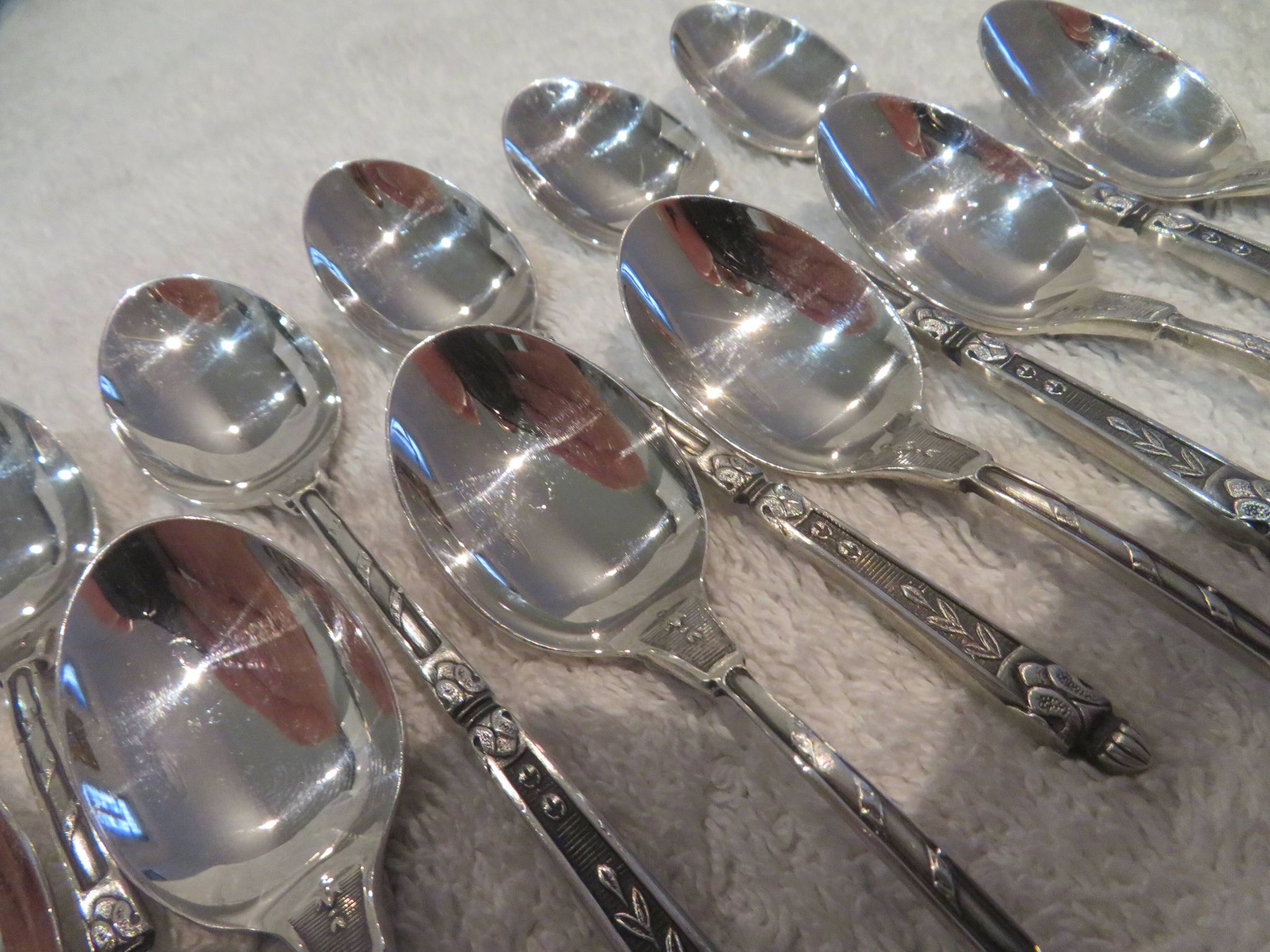 12 cuillères à moka métal argenté orfèvre Manulor manche à la russe 10,6cm