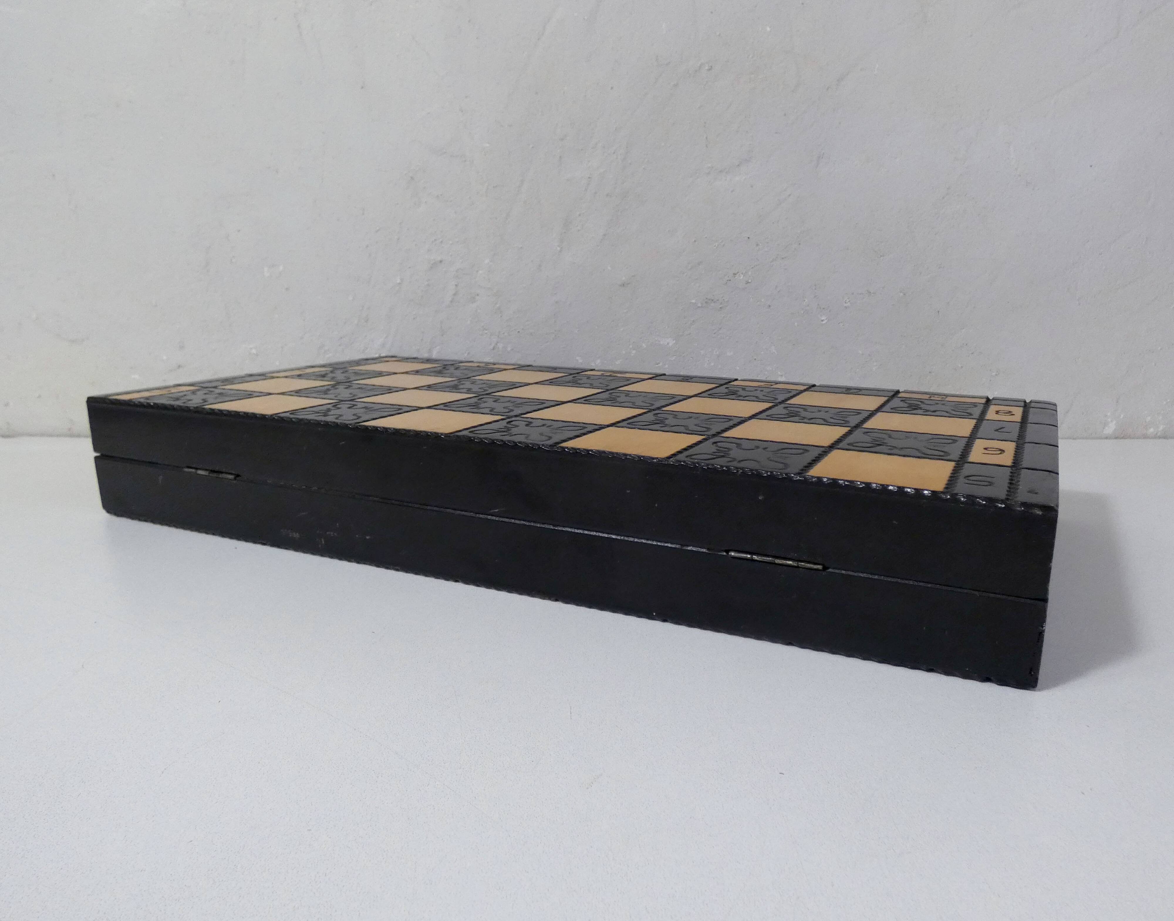 Khokhloma chess game