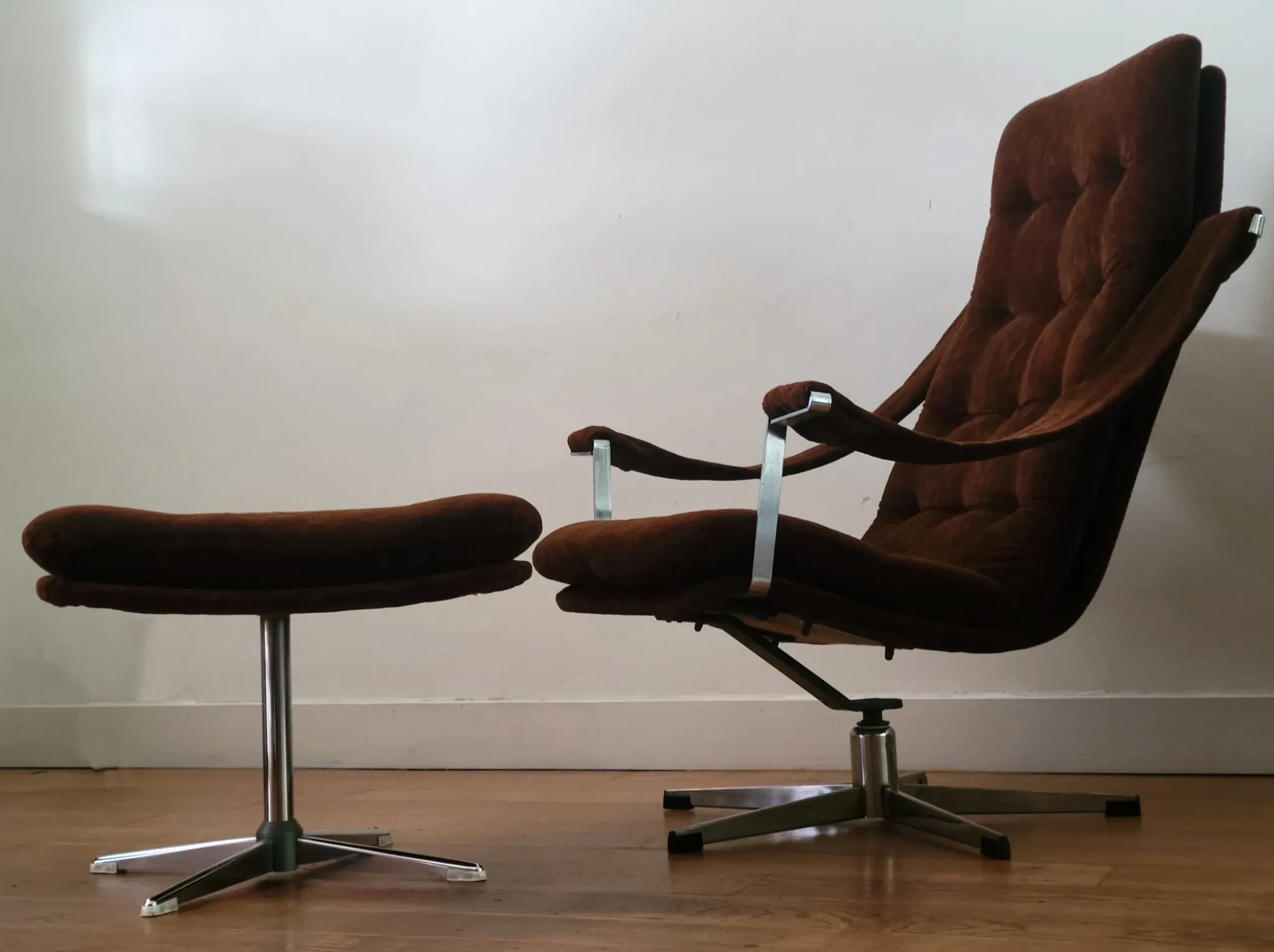 Geoffrey Harcourt swivel lounge chair with ottoman for Artifort