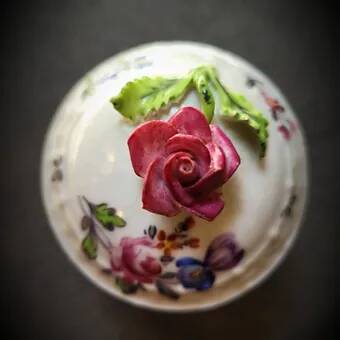 Pot à crème porcelaine fine ancienne