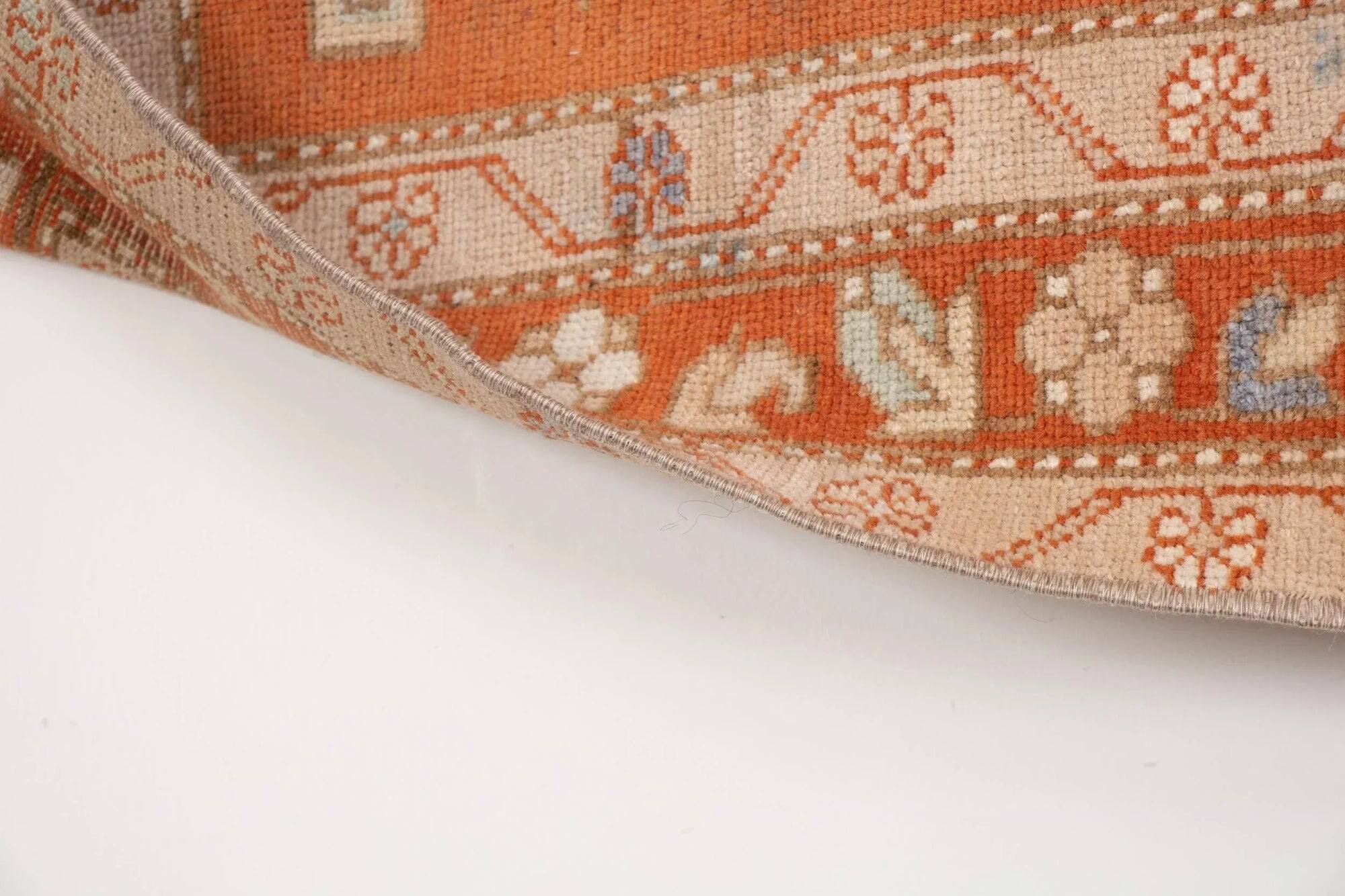 Vintage handmade Turkish rug 125x218 cm