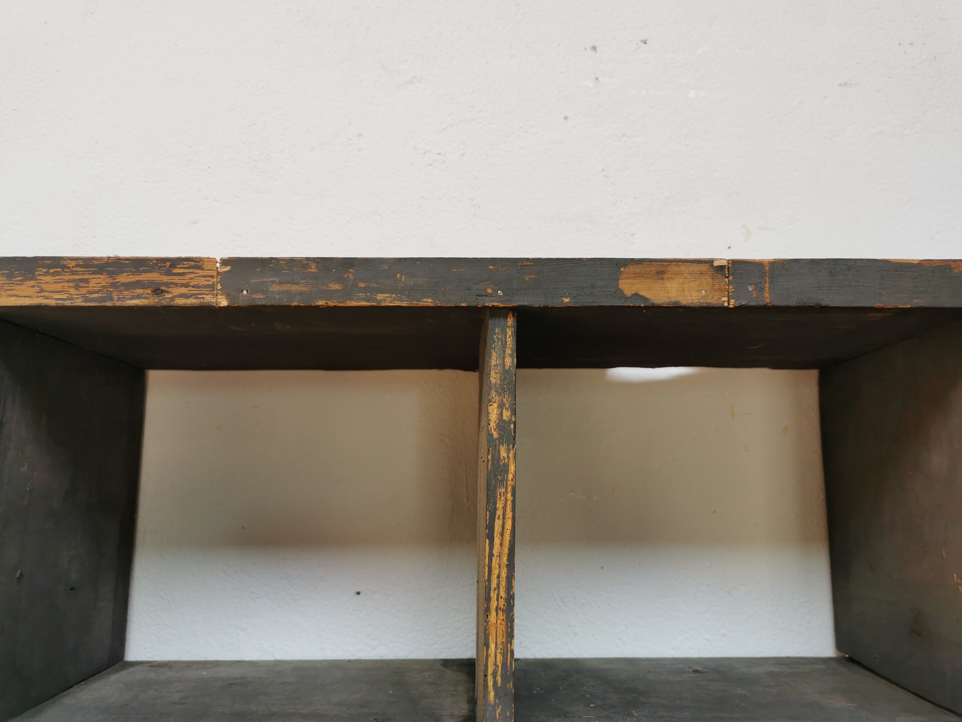 Meuble de métier à casiers bibliothèque