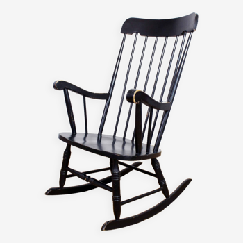 Rocking chair en bois noir