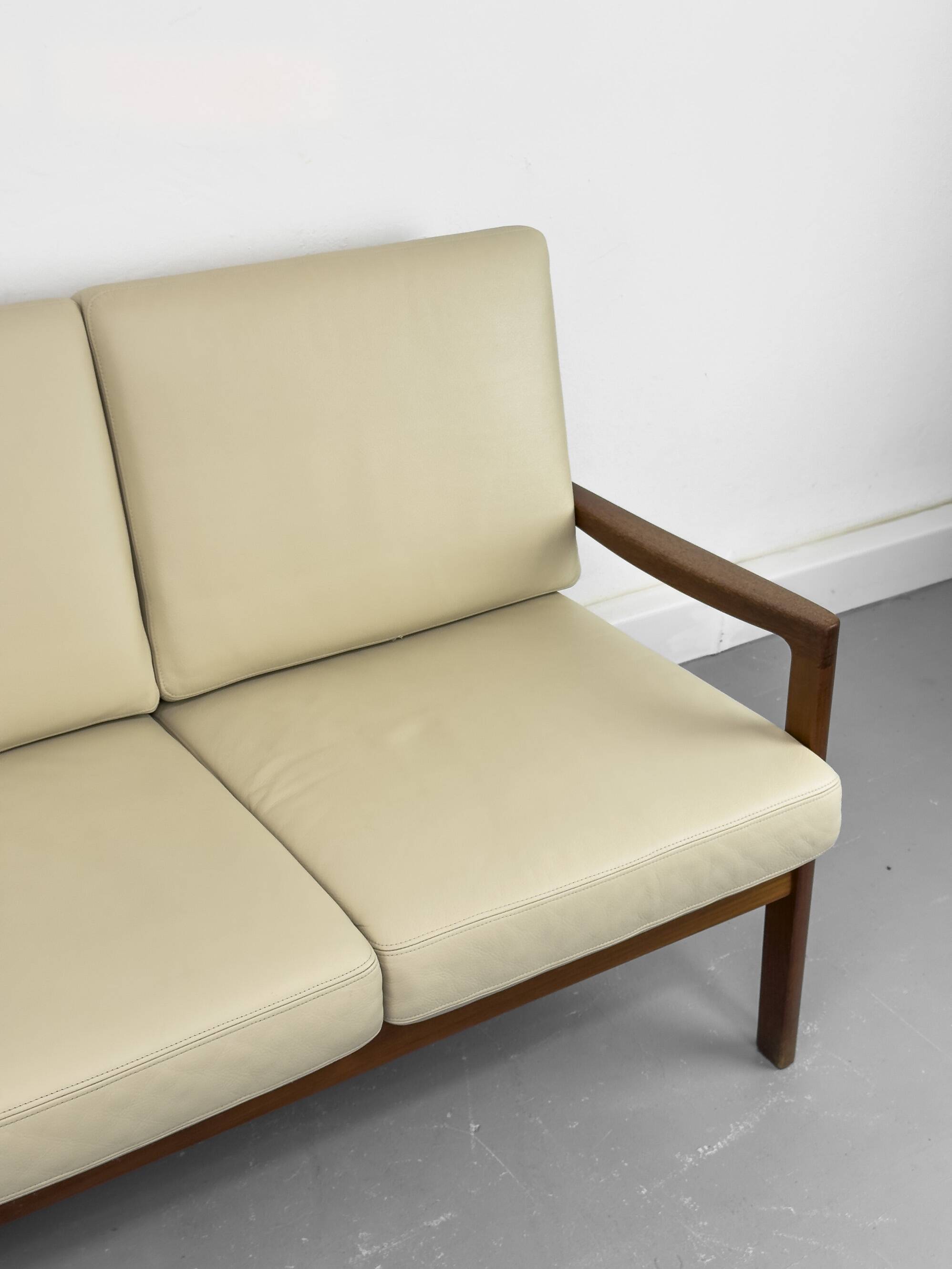 3-Seater Senator Sofa in Leather and Teak by Ole Wanscher for Cado, 1977