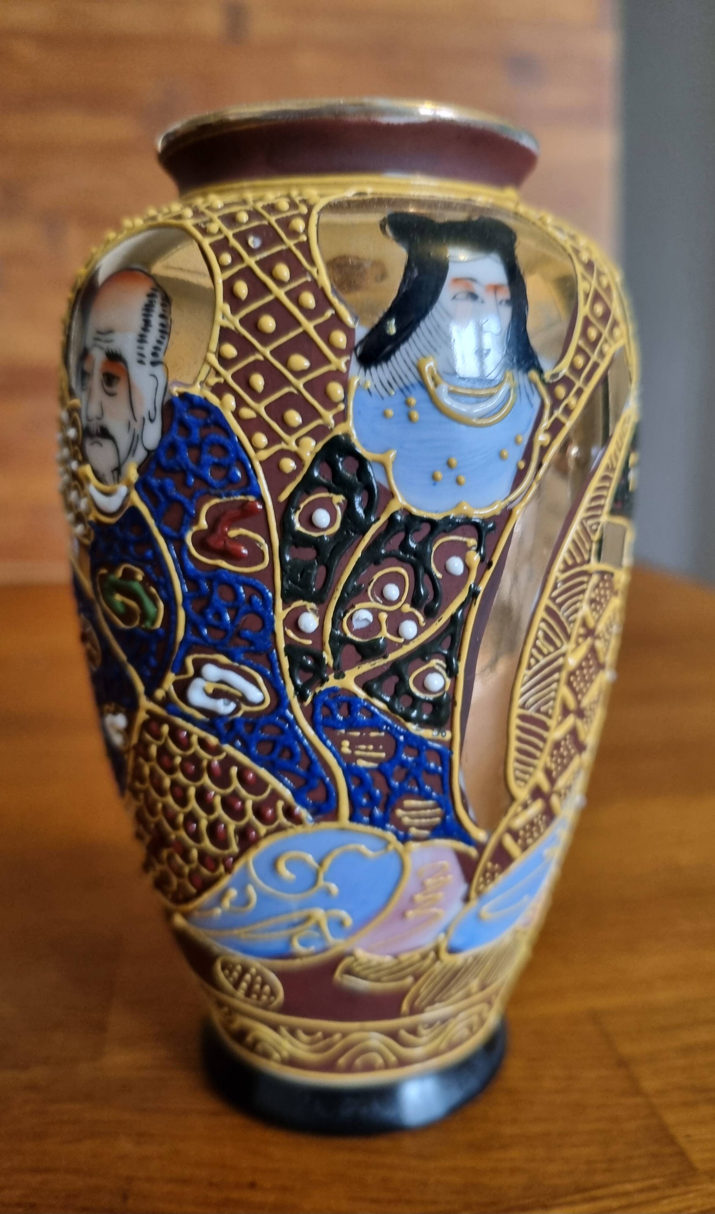 Set of 2 Japanese Satsuma ceramic vases