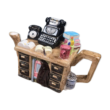 Fancy teapot Retro desk telephone & typewriter