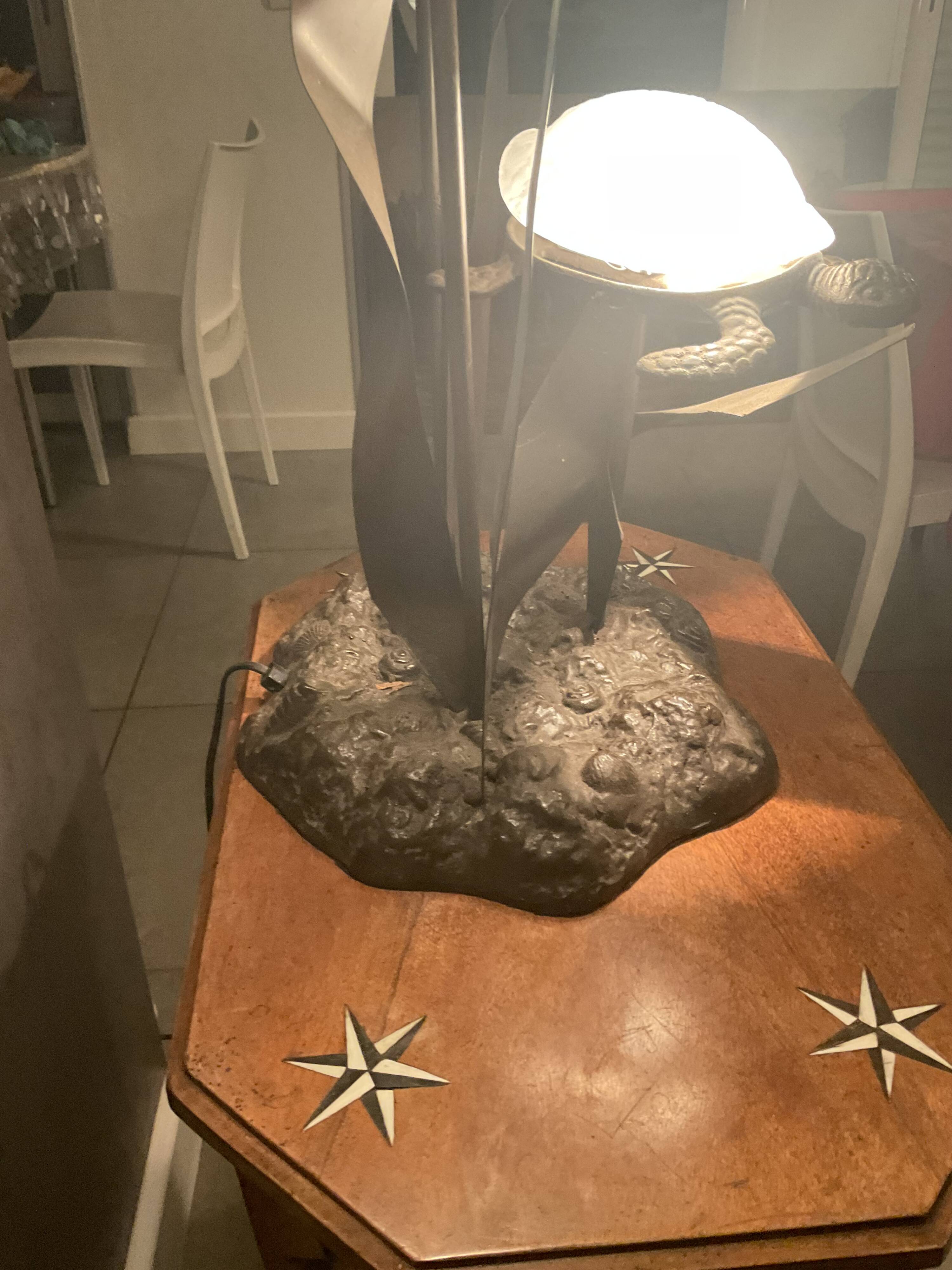 beautiful Art Deco lamp in excellent condition