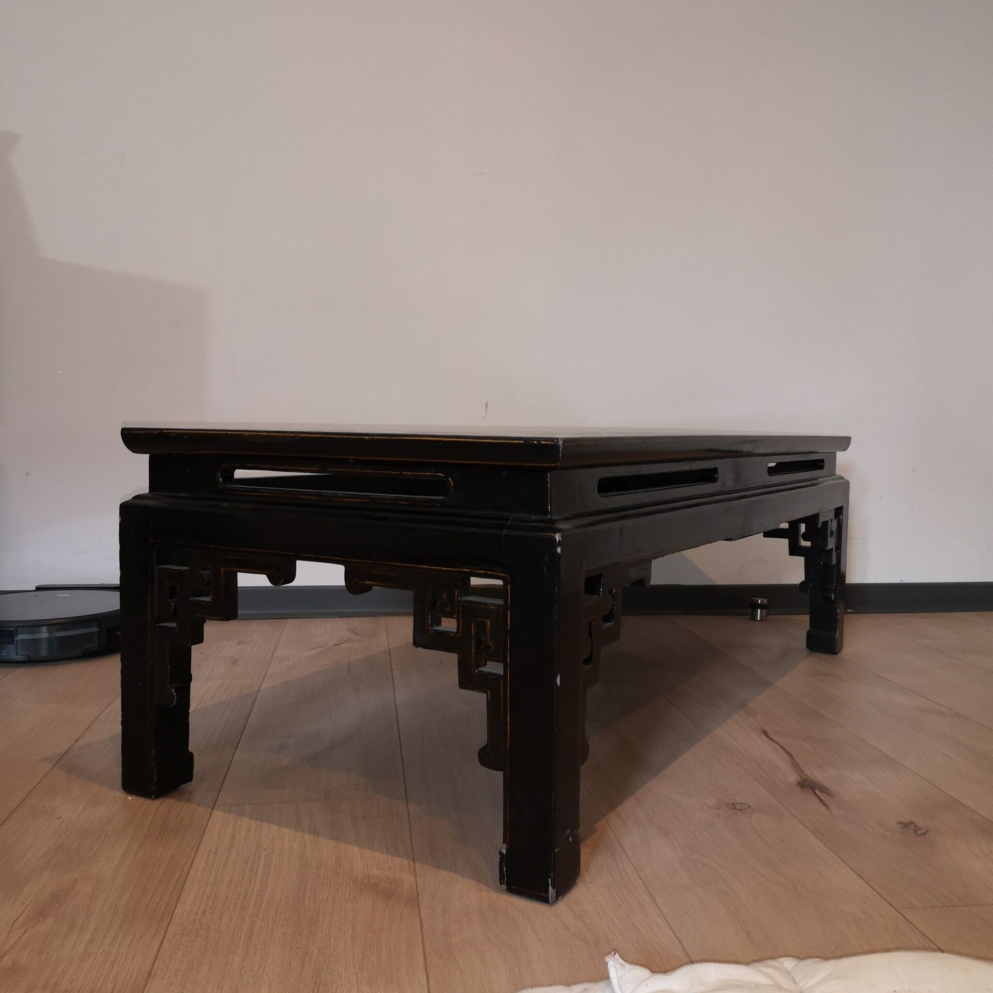 Japanese coffee table black and gold lacquer 1900