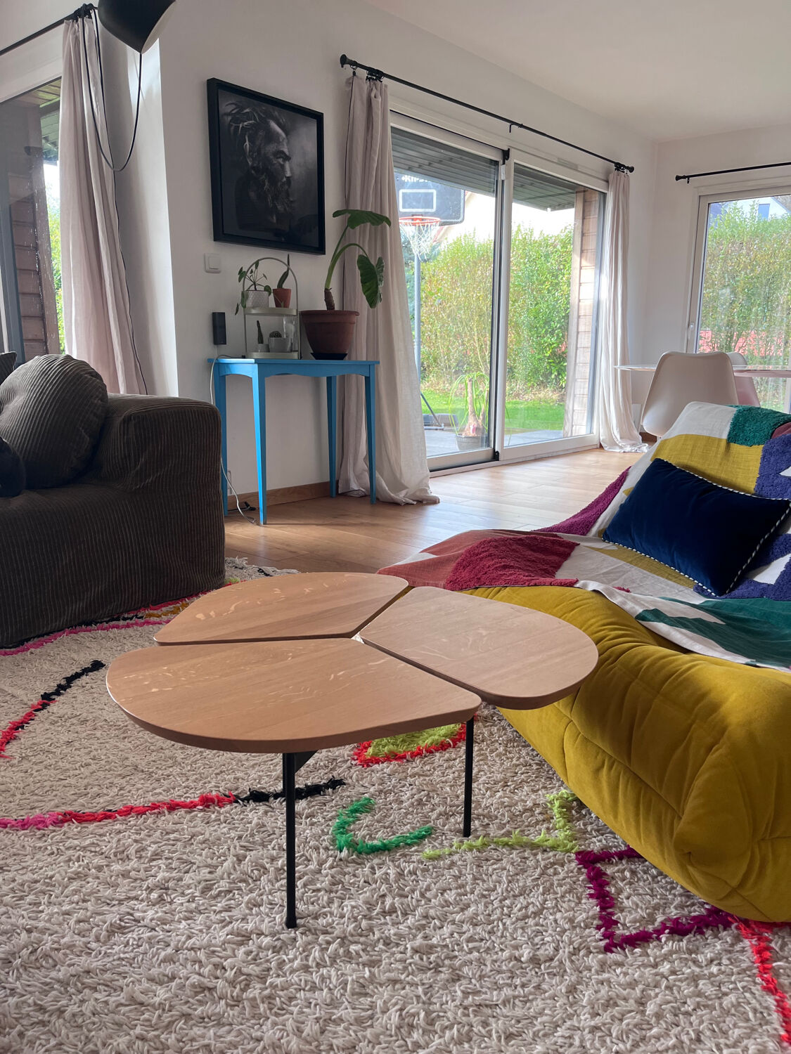 Miss Clover Airborne Coffee Table