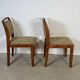 Ensemble de deux chaises de salle à manger de style scandinave.