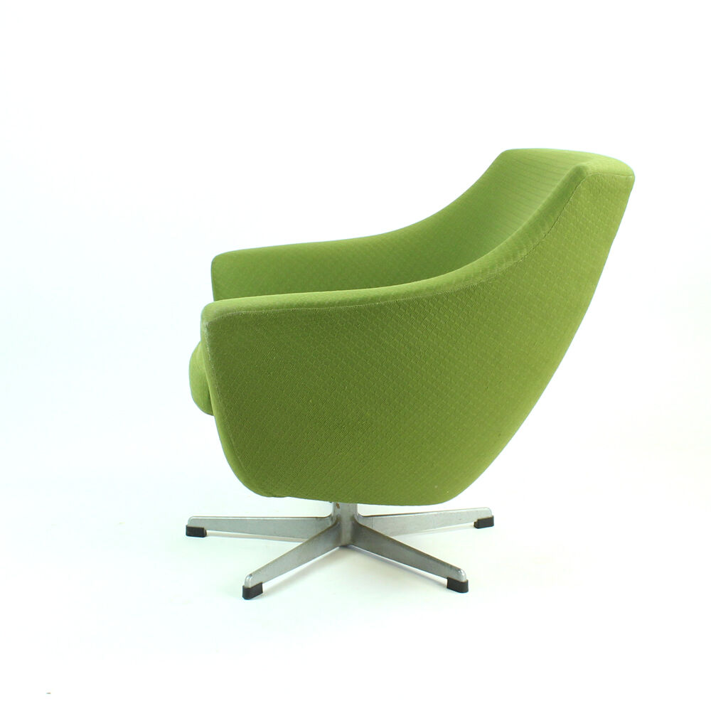 Fauteuil vert du milieu du siècle par Up Zavody, Tchécoslovaquie 1979