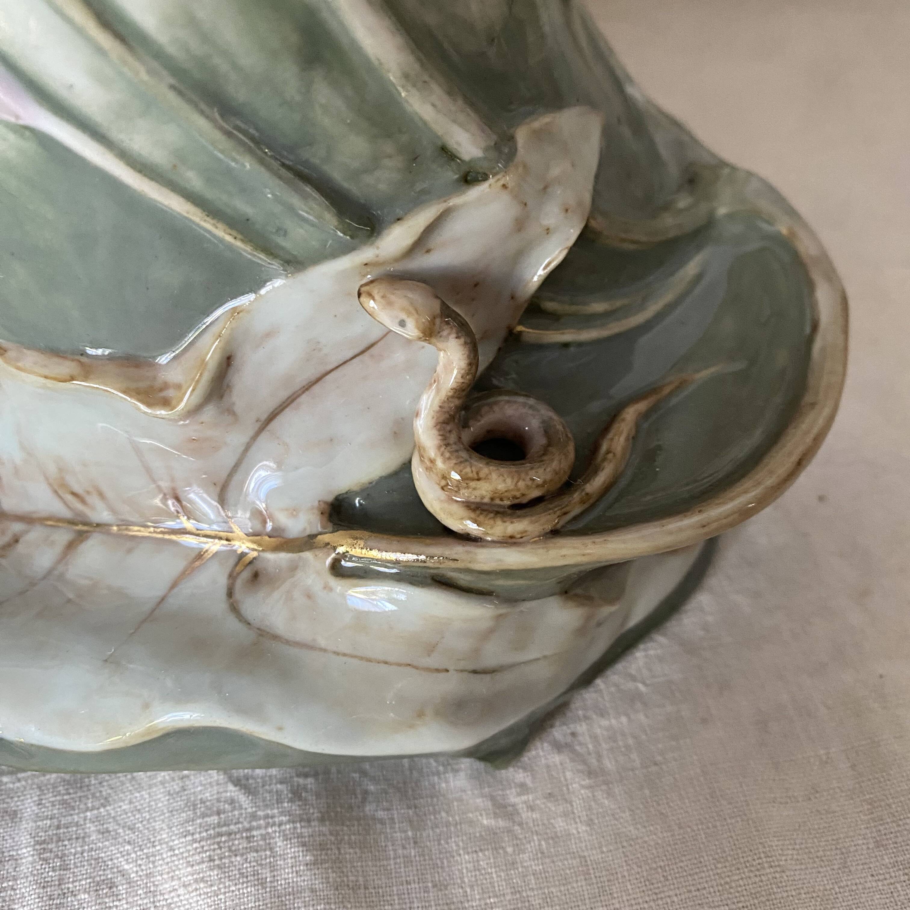 Vase art nouveau en barbotine