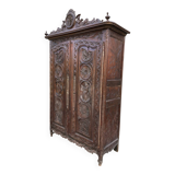 Armoire bretonne ancienne en chêne sculpté