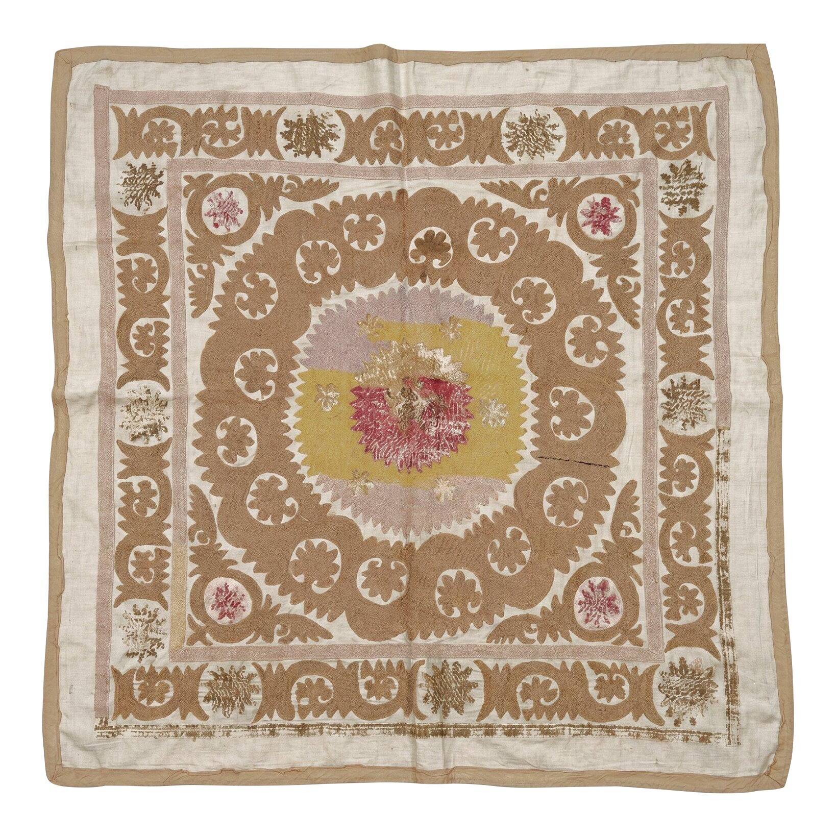 Nappe brodée à la main vintage 123x125 cm