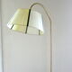 Lampadaire avec tablettes en teck et laiton des années 60