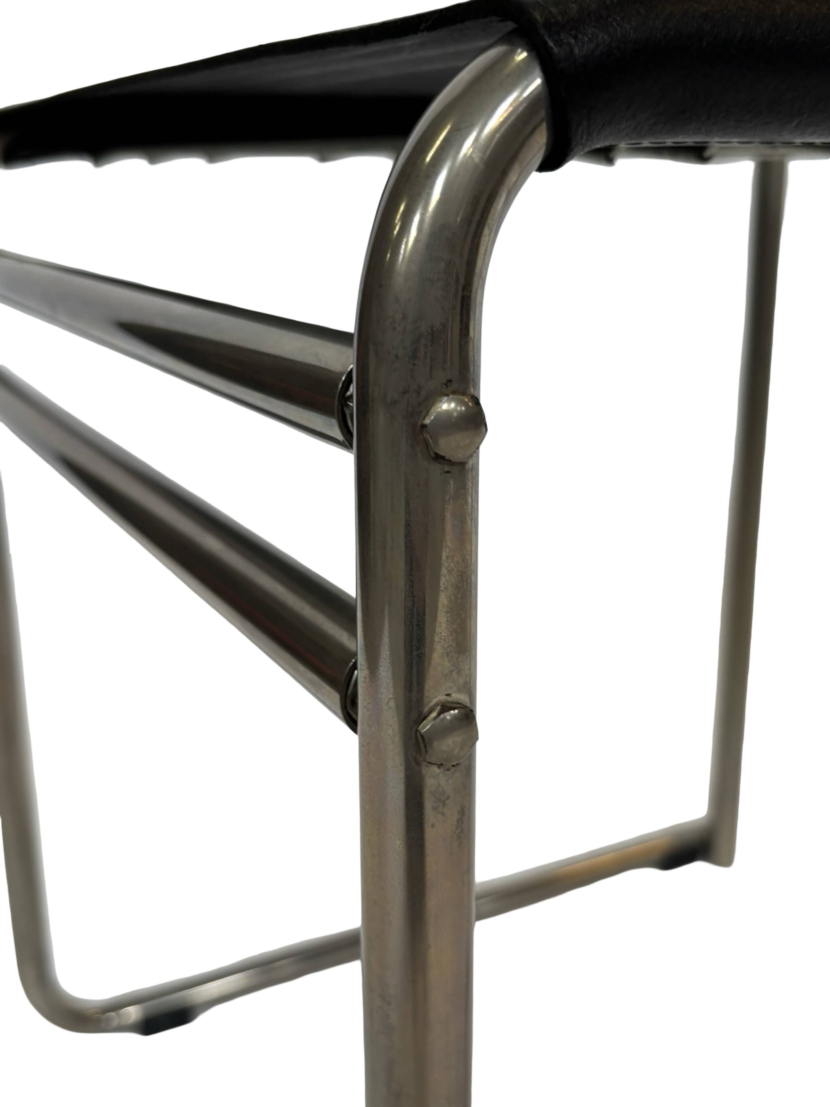 Set of 6 B5/B40 Chairs with Tubular Frame attributed to Marcel Breuer