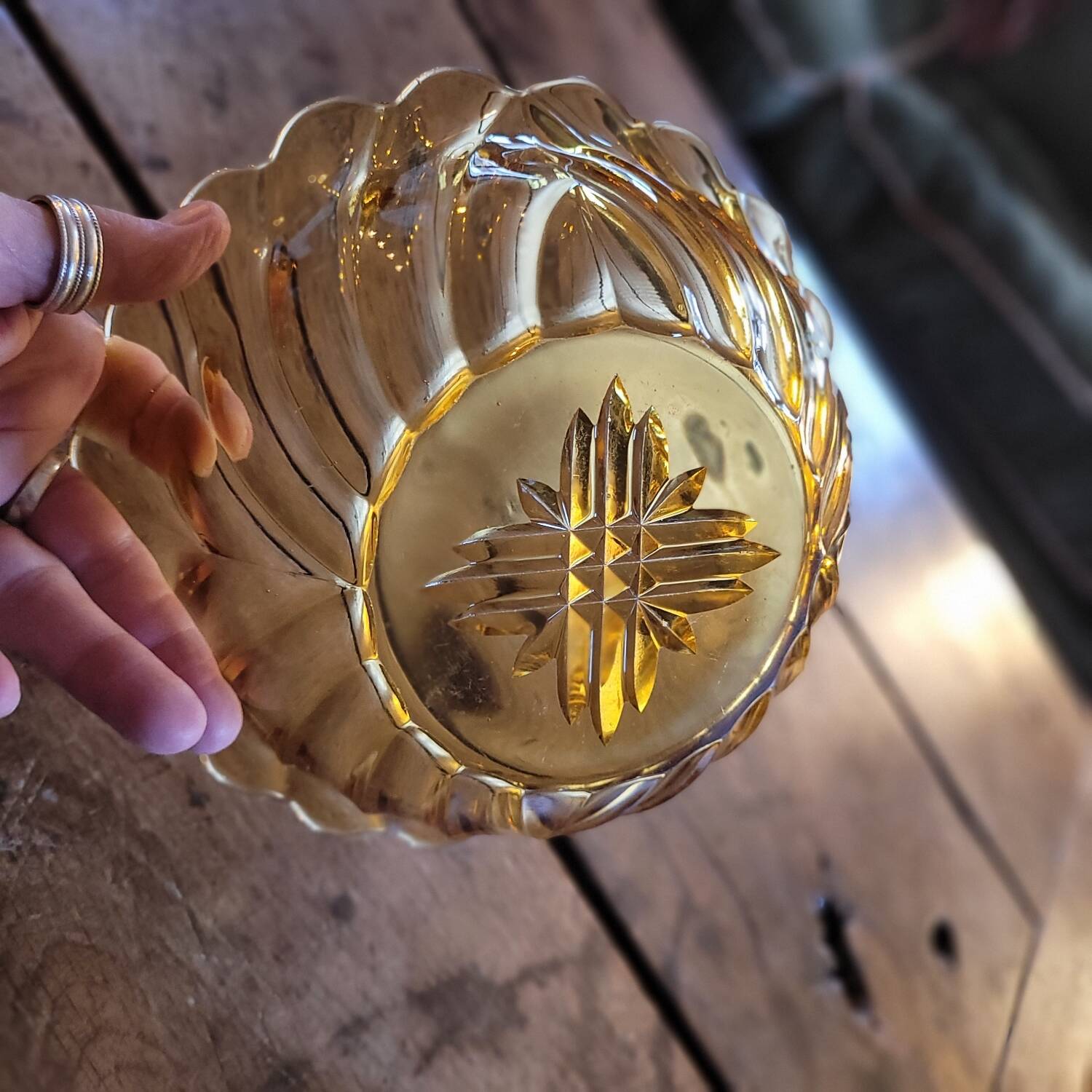 Saladier verre ambré 70's