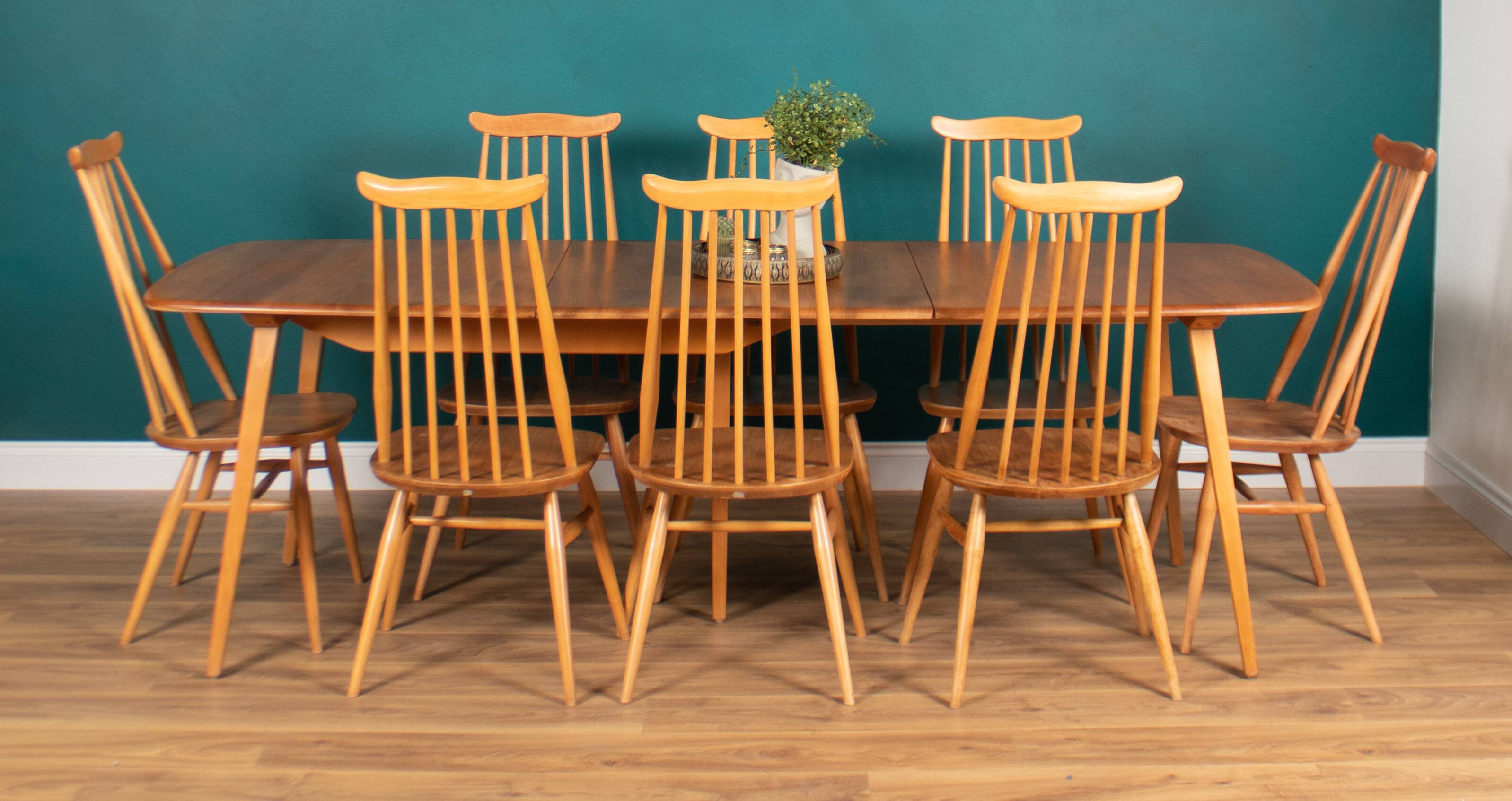 Table de salle à manger rétro en orme blond modèle 444, grande planche et 8 chaises de salle à manger d'orfèvre