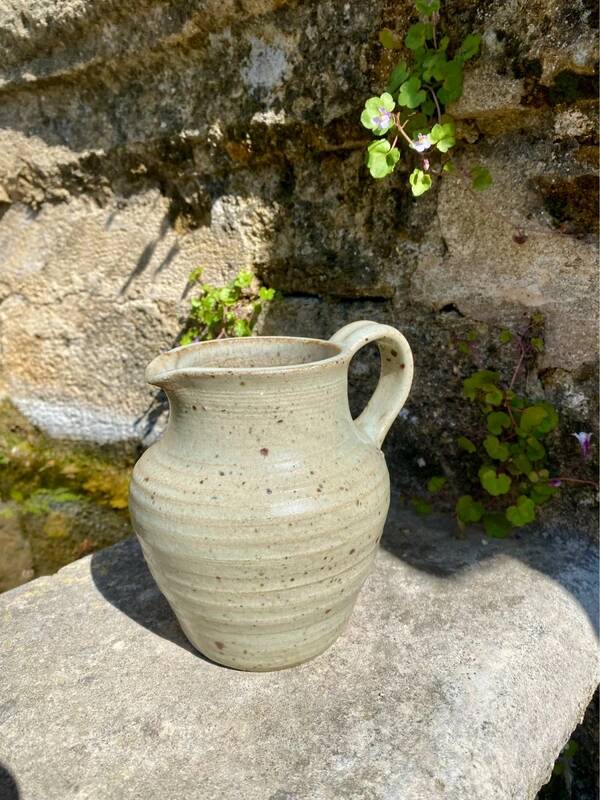 Carafe en grès signée abbaye de Fontbombault