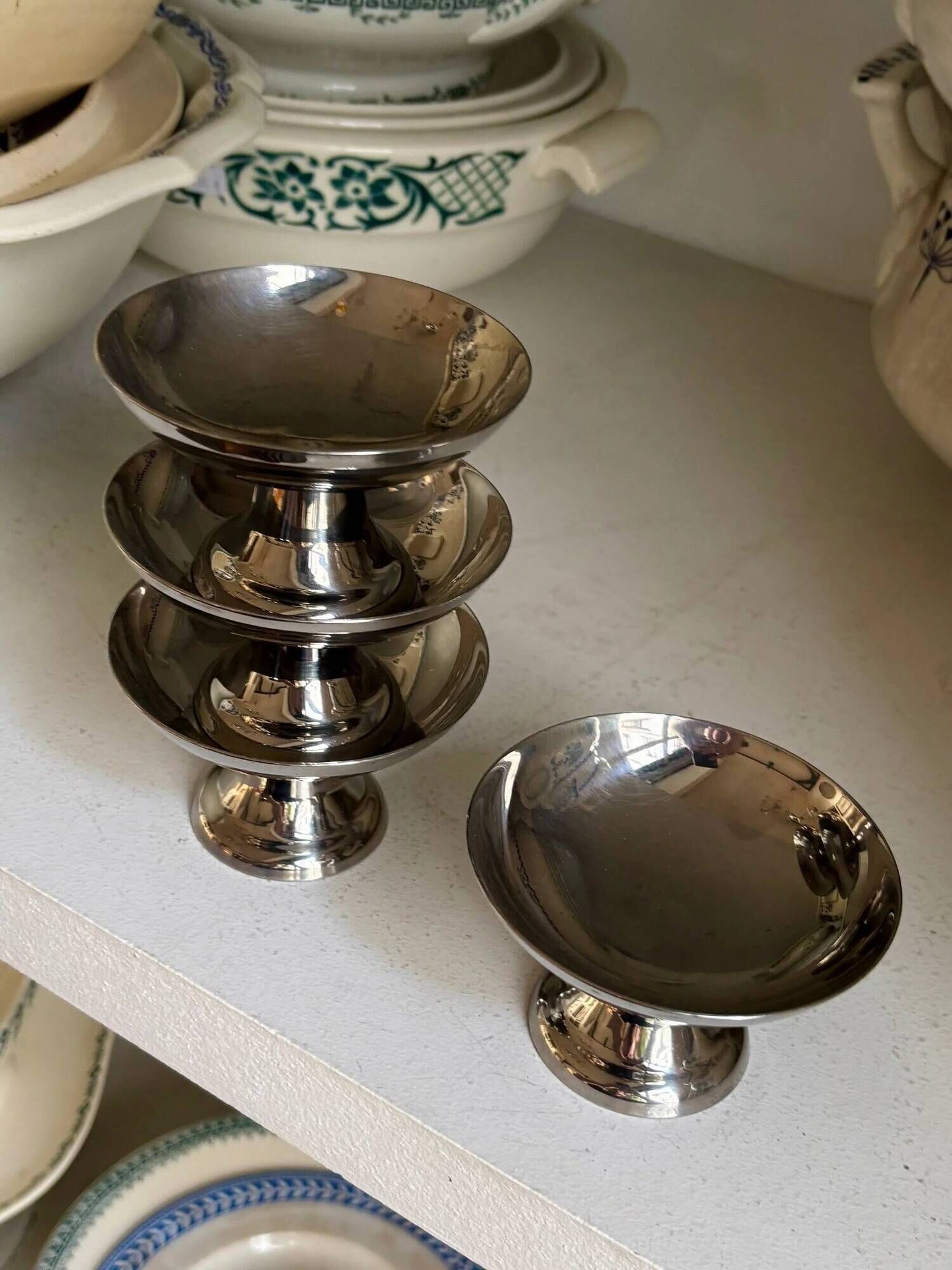 4 stainless steel ice cream bowls