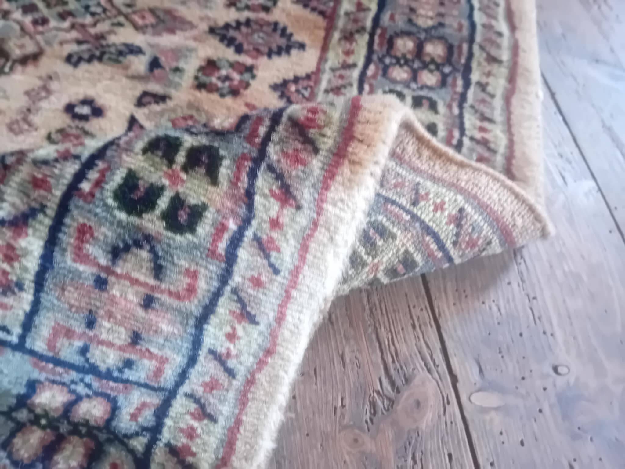 Handmade Pakistani rug 102x62cm