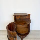 Table de chevet unique en noyer de style Art déco italien, années 1930.