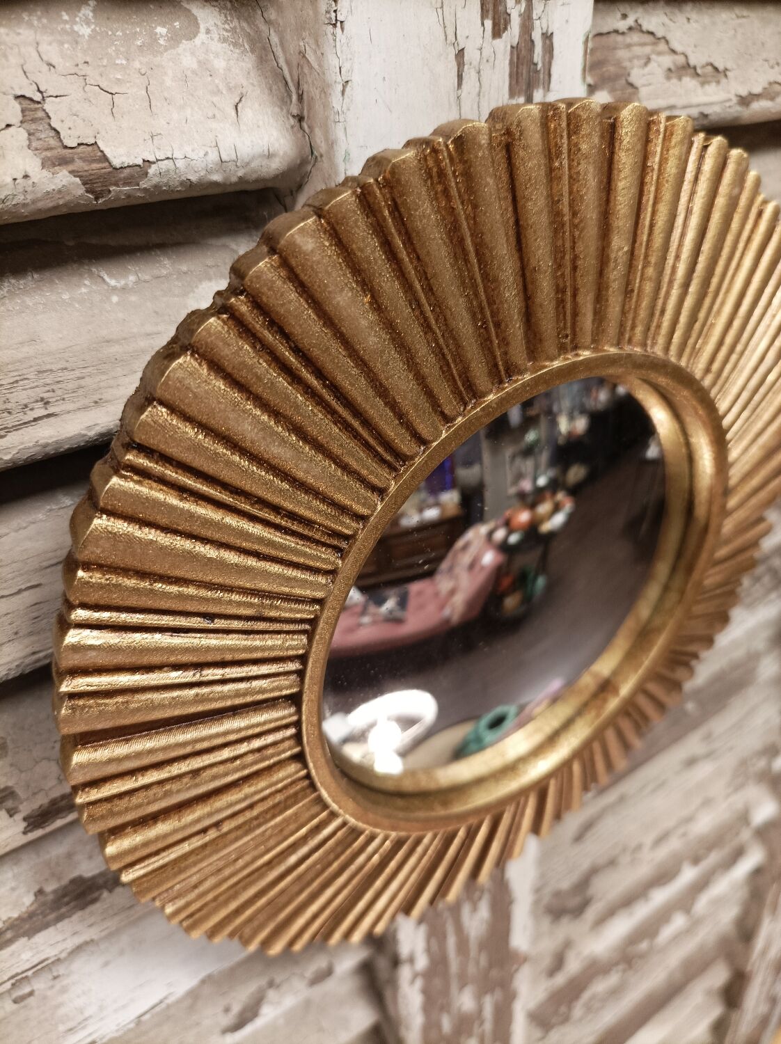 Convex mirror or golden witch's eye