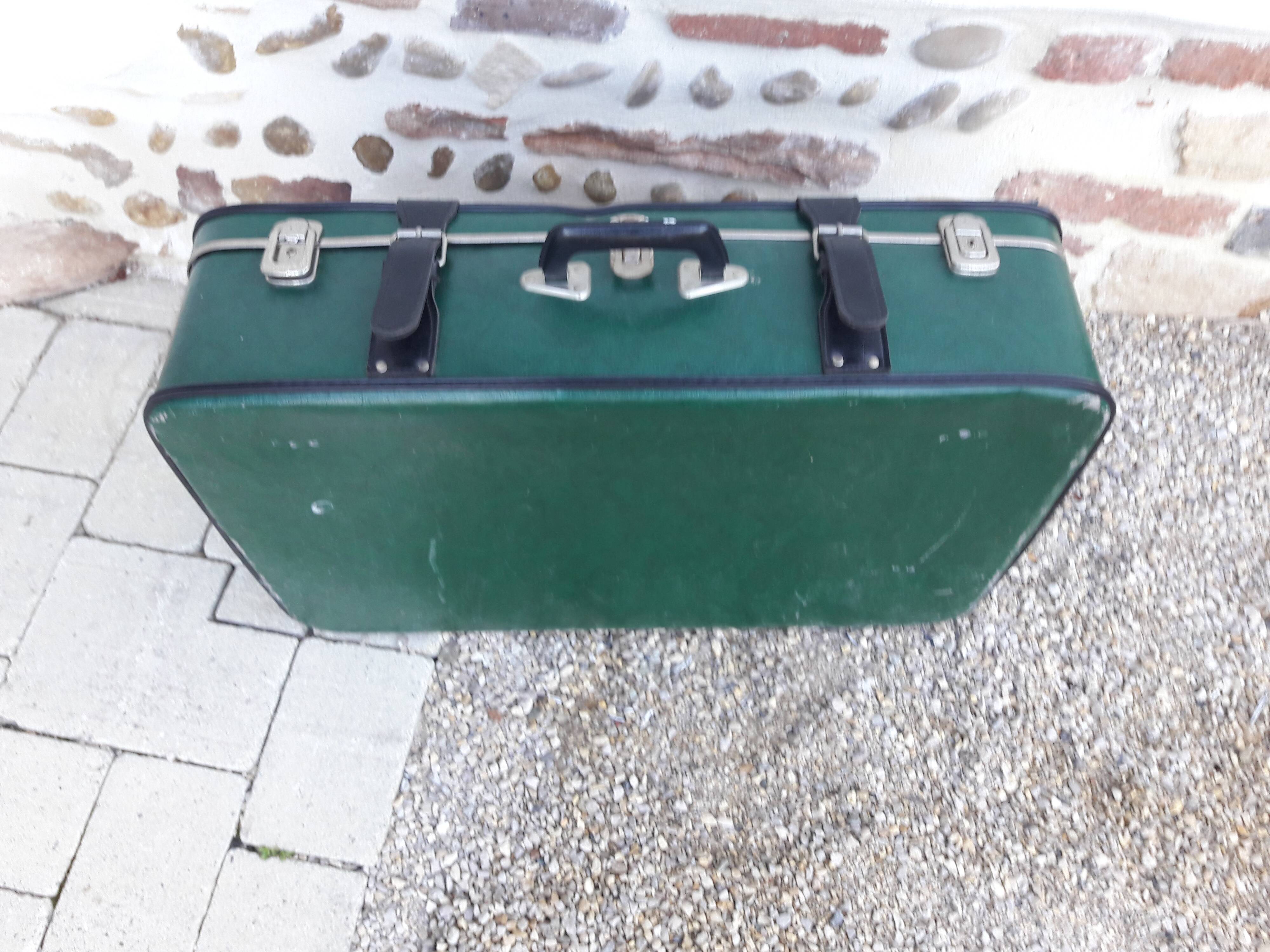 Boiled cardboard suitcase 76x49 cm