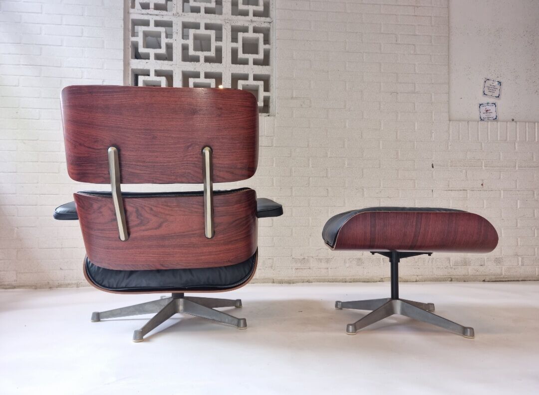 Eames Lounge chair & ottoman by Charles & Ray Eames for Herman Miller