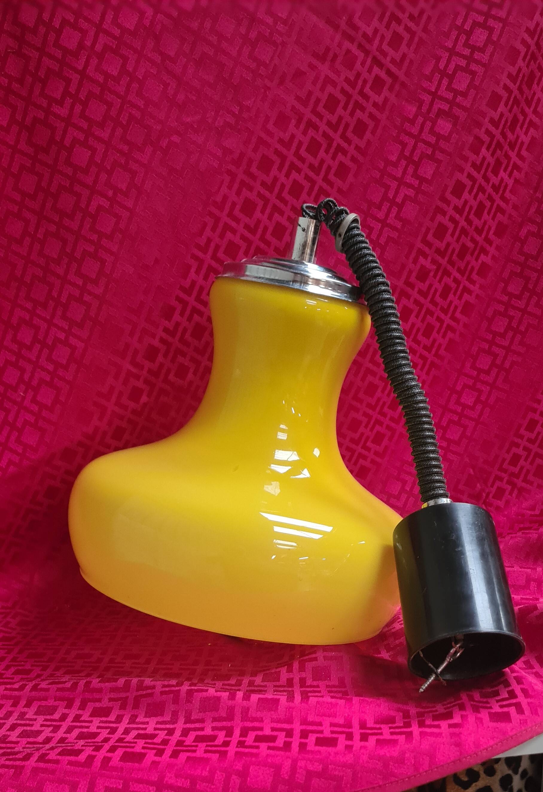 1970 adjustable pendant light, bright yellow opaline, very good condition, hangs h 65,,,, h28x25