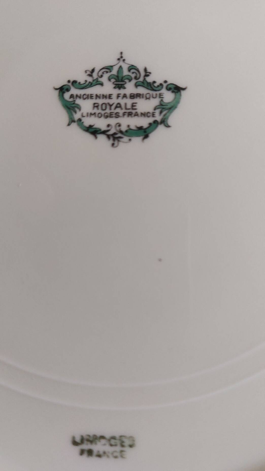 Decorative plate in Limoges porcelain - Floral design