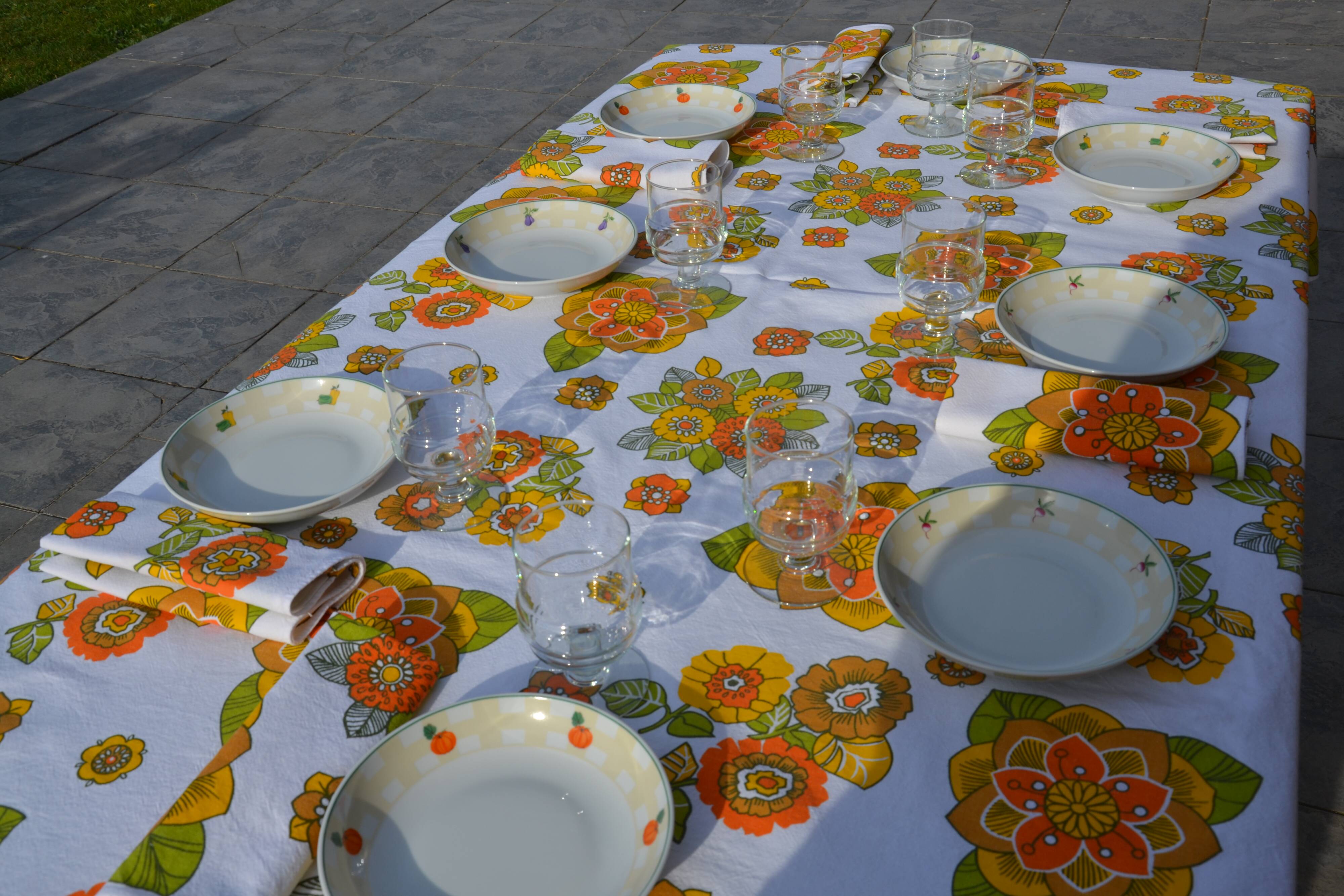 Nappe à fleurs en coton/lin vintage