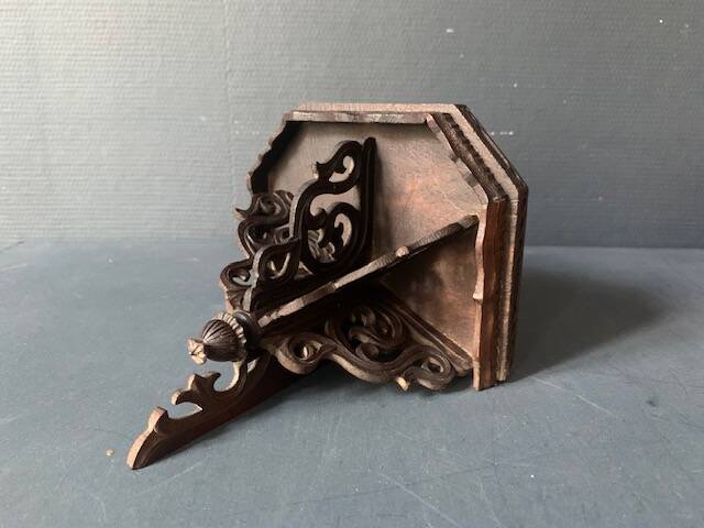 Small old wall console in carved wood, master harness, 19th century
