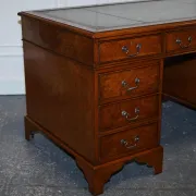 Victorian Pedestal Desk in Walnut and Hand-Dyed Leather