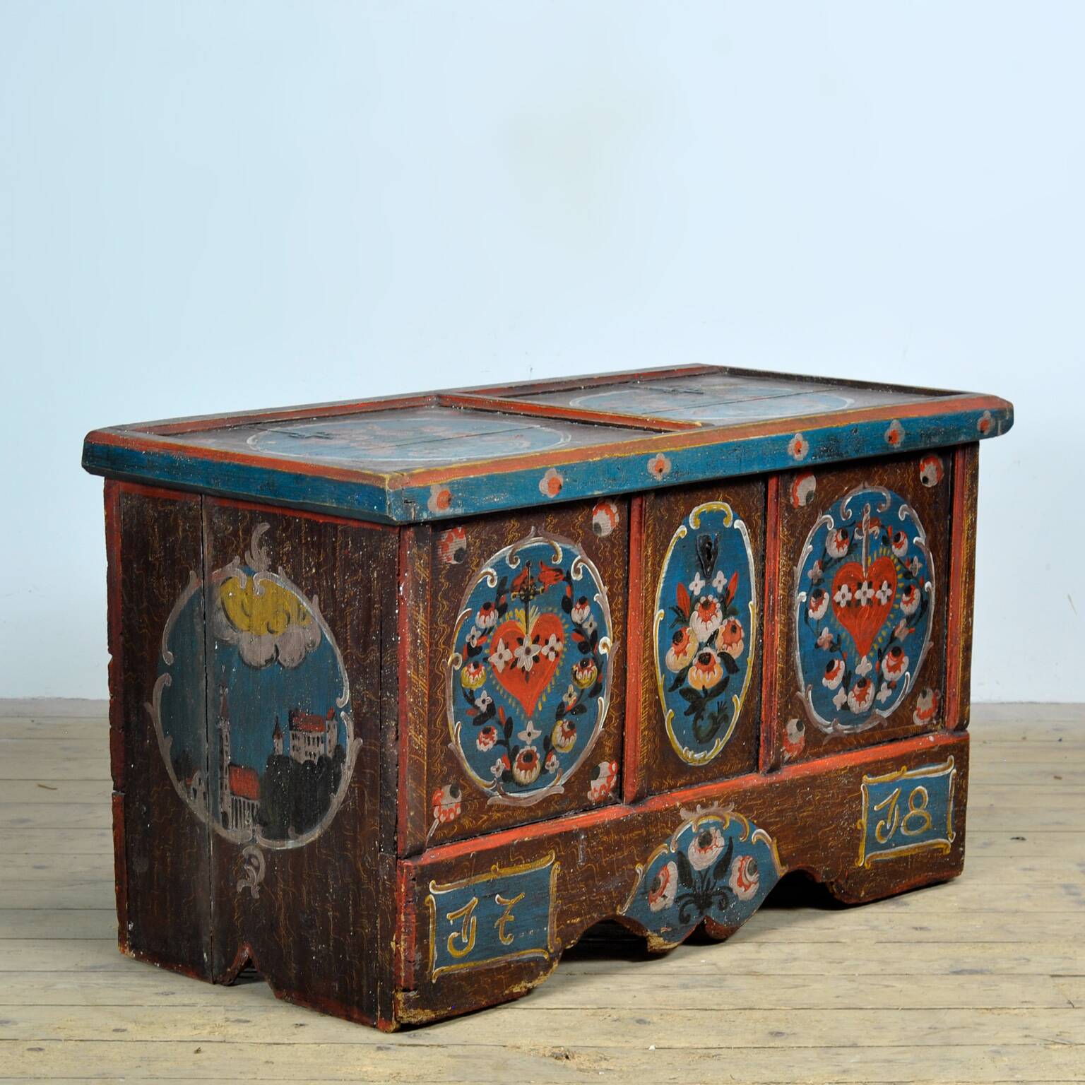 Coffre de mariage d'art populaire, daté de 1718