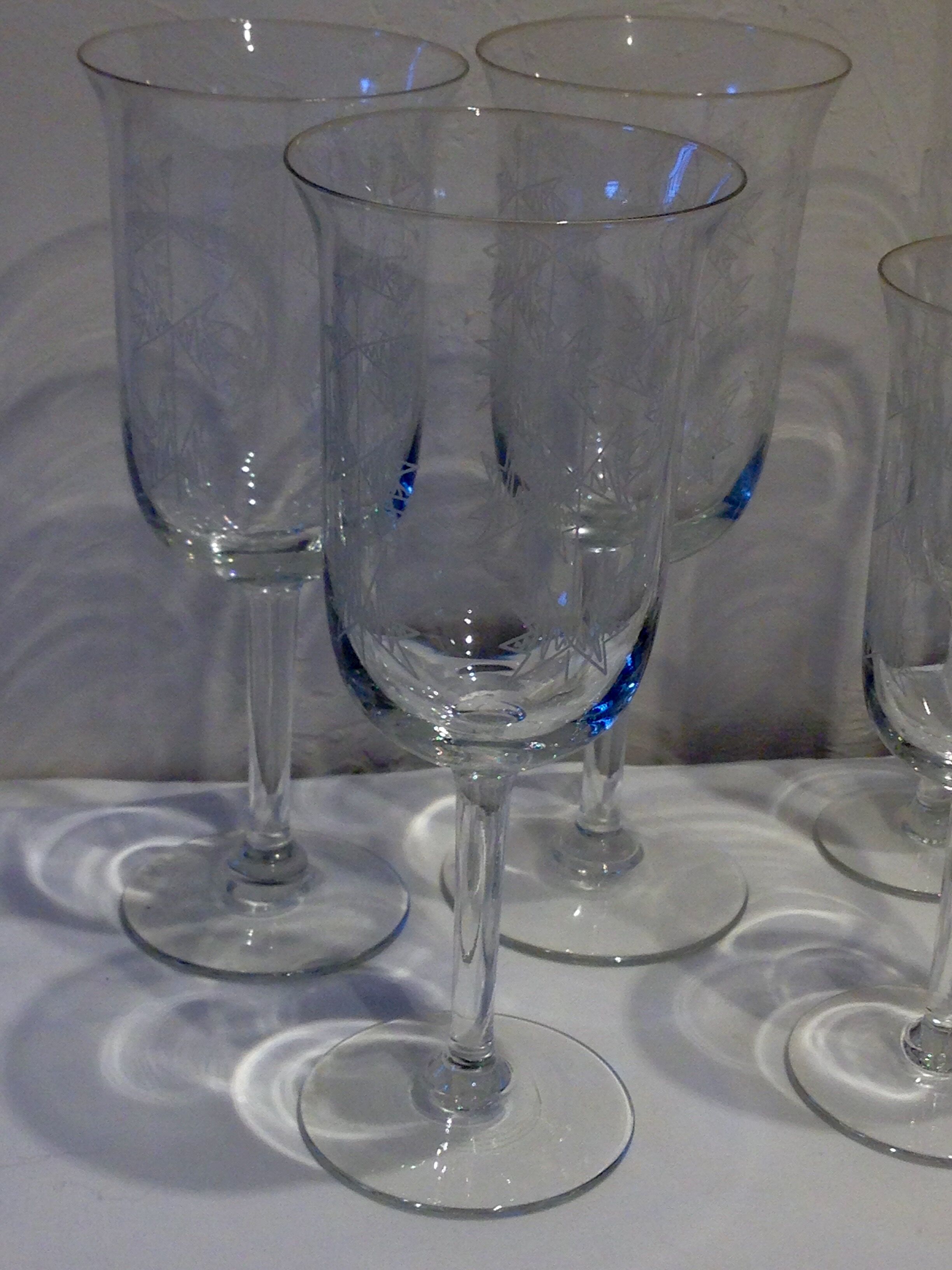 Serious old lenses / wine / water glasses / champagne flutes