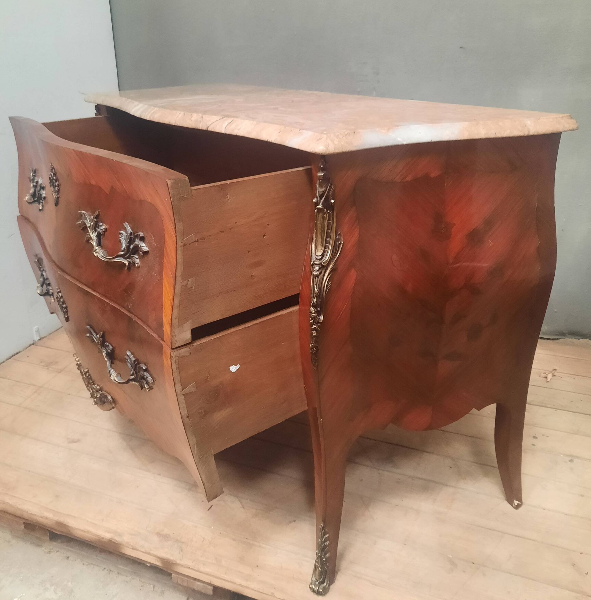 Flower marquetry commode in Louis XV style