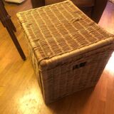 Wicker trunk