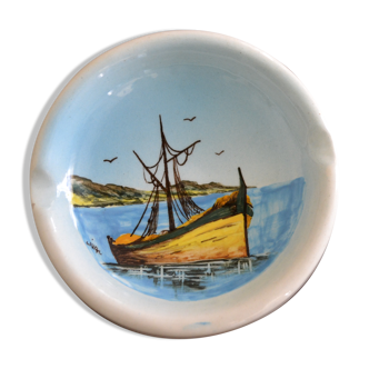 Hand-painted boat pattern hand-painted ashtray